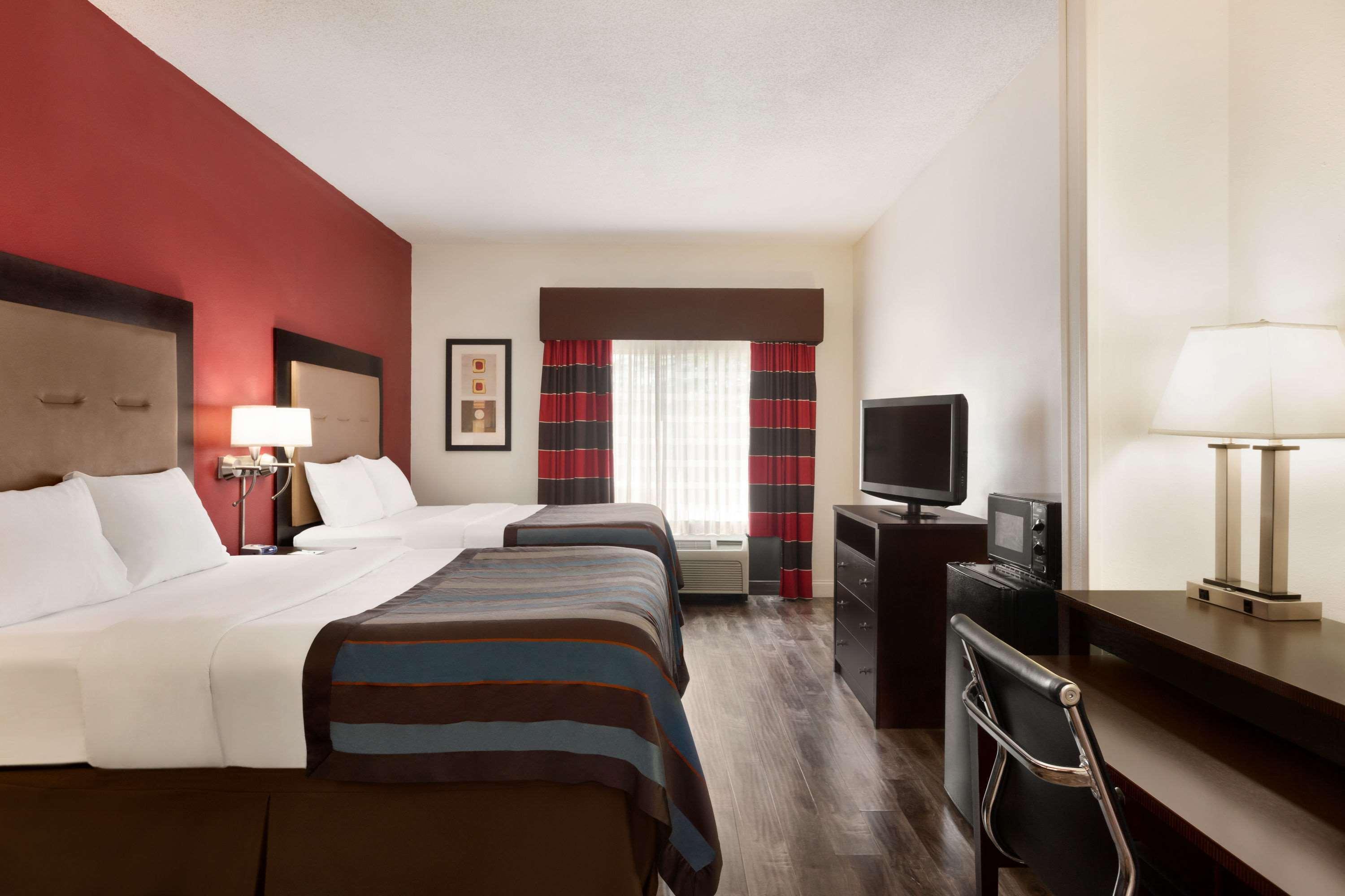 Wingate By Wyndham Montgomery Esterno foto